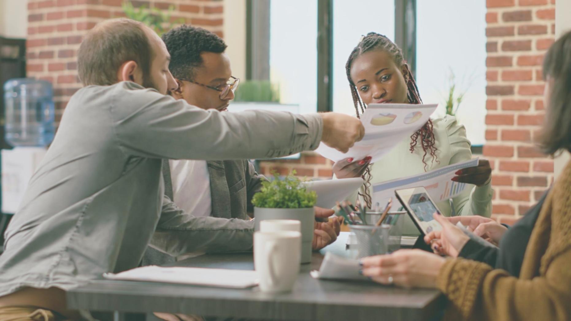 Professionelles Arbeitsumfeld mit moderner Ausstattung